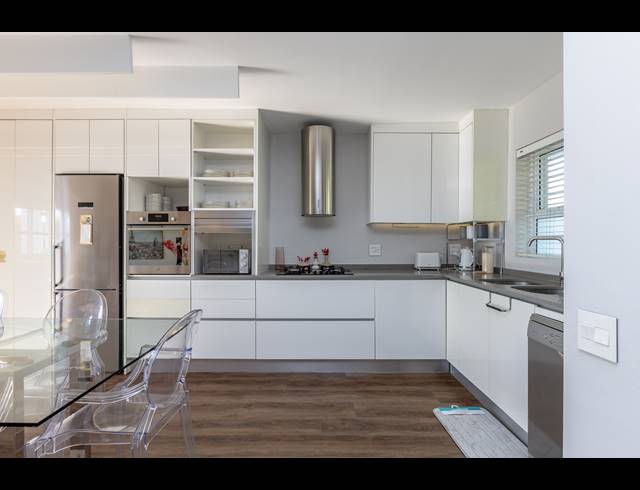 3 BEDROOM APARTMENT TO LET IN DE WATERKANT